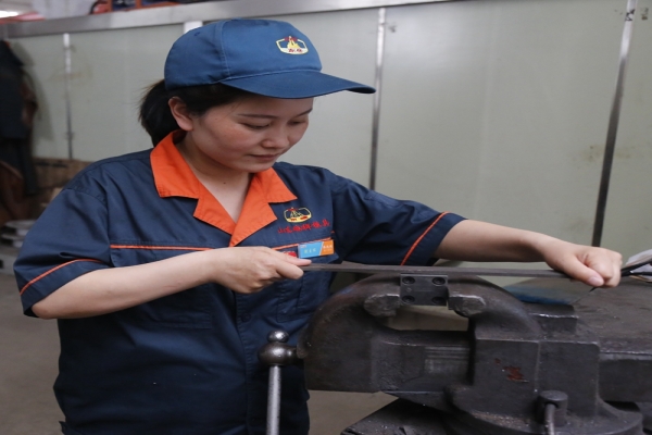 热烈庆祝张微微、臧胜建荣获“济宁市技术能手”荣誉称号